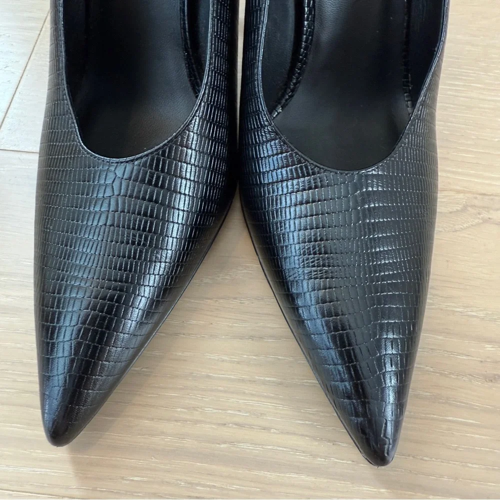 Burberry Lizard-Embossed Black Leather Pumps – Size 38 - Picture 6 of 13